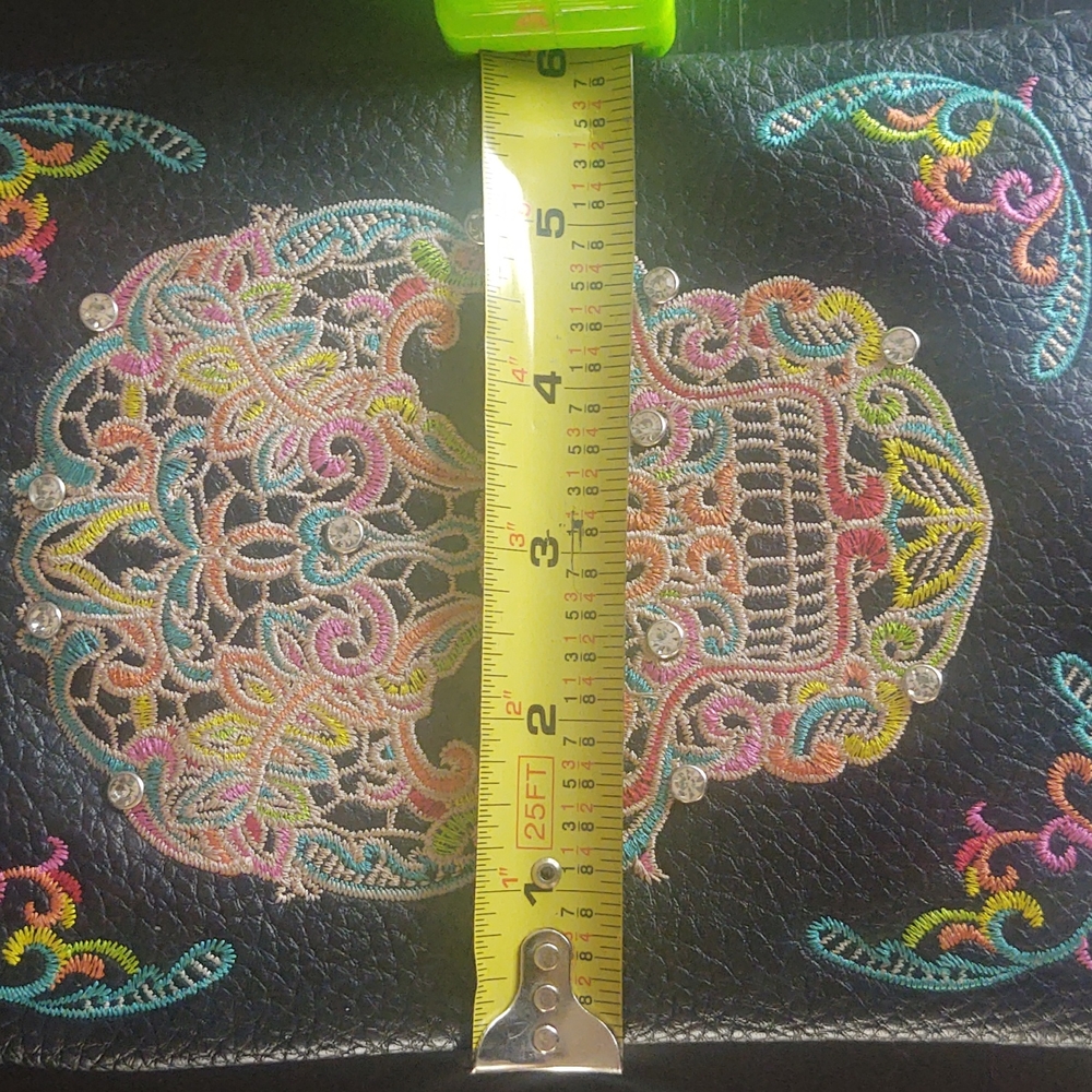 Skull crossbody purse - Picture 6 of 7